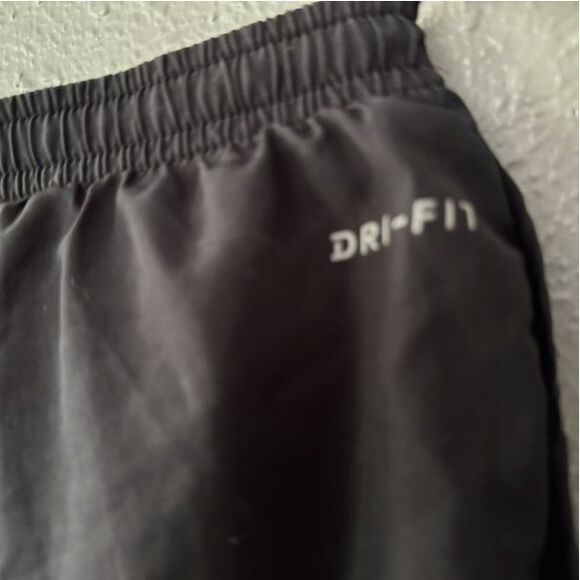 Nike Women’s Dri-FIT Tempo Running Shorts Black Size Medium With Pocket Liner - Picture 9 of 11